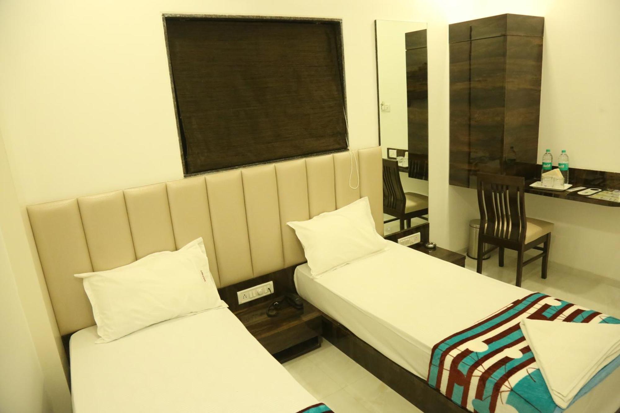 Hotel Magnum Airport T-2 - Mumbai — Photos 1